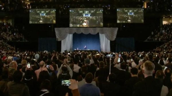 正规配资炒股网站 巴菲特股东大会4.5万字问答实录：股神60年穿越牛熊的最新心得和人生思考